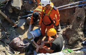 規模7.5地震引發海嘯 印尼數千建築倒塌、至少830人死亡