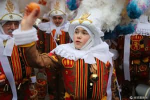 砸柳丁招好運   比利時的狂歡嘉年華