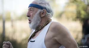 【地球放映室】70歲歐吉桑跑給你追   電影「最後的馬拉松」證明夢想永不滅