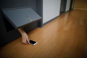 「真正的監獄在外頭」 南韓過勞者紓壓法：把自己關起來