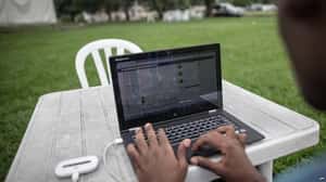 烏干達買「色情偵測機」  電腦上有裸照要坐牢