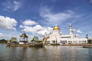 金碧輝煌到水上人家  汶萊的第一印象