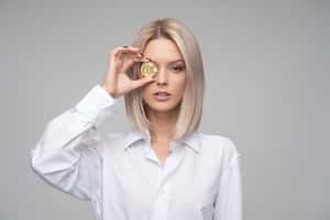 解決世代對立  英國智庫：發錢給年輕人