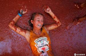 【這天可以玩食物的地球 24小時】08/28  躺在一片番茄海