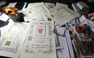 山寨版祝福   義大利警方查獲盜版教宗商品