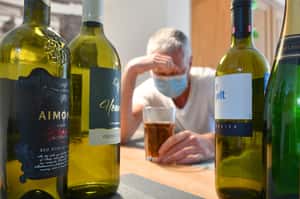 疫情期間借酒澆愁 美國因酒喪命的人數飆升