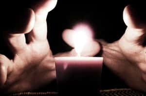  燒燙傷患者不用換敷料，噴霧式人工皮膚 1 分鐘定型見效