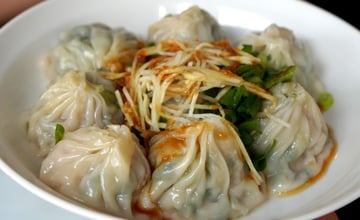 宜蘭市美食｜原來鮮肉小籠包｜高CP值平價美食，一龍8顆百元有找 - 袁彬的美食旅遊筆記