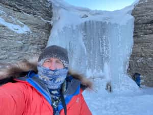 害怕《絕命毒師》的情節真實上演，他從毒癮獄中走到北極寒地，直面自己的恐懼