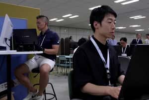 東京鼓勵男公務員穿短褲上班，女性不滿「腿毛騷擾」掀性別雙標