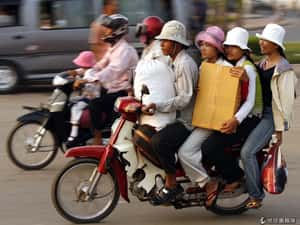 柬埔寨交通新法   125CC以下機車免戴安全帽惹議