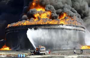 希臘油船遭利比亞政府轟炸