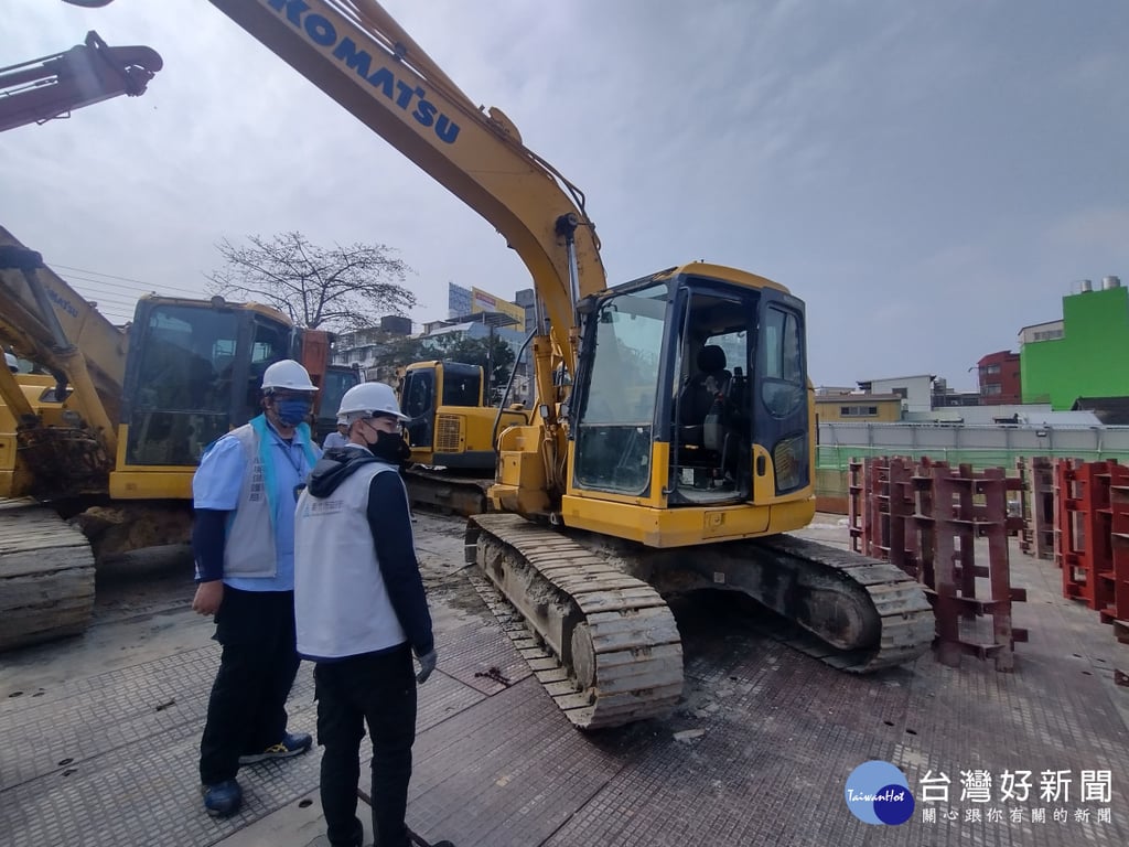 竹市營建業者守護好空氣　施工機具取得清潔排放自主管理標章