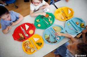 學生家長怒火中燒 義大利最高法院：幫孩子帶便當不是基本權利