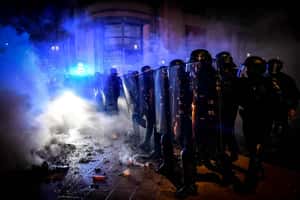 法國警察不給拍？國會新法禁拍警察惹議