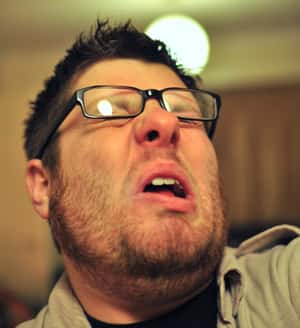 為什麼把噴嚏憋住很危險？