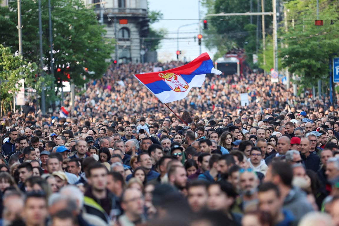 「不想讓孩子出生在充滿暴力的國家」　塞爾維亞萬民上街抗議槍枝安全