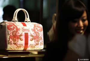 警告香港別再賣紙紮 Gucci公開道歉了