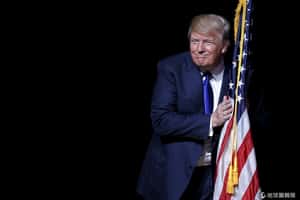 憤怒選民要經濟　造就川普熱