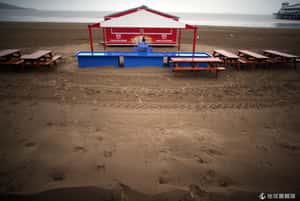 濕冷雨雪籠罩英國