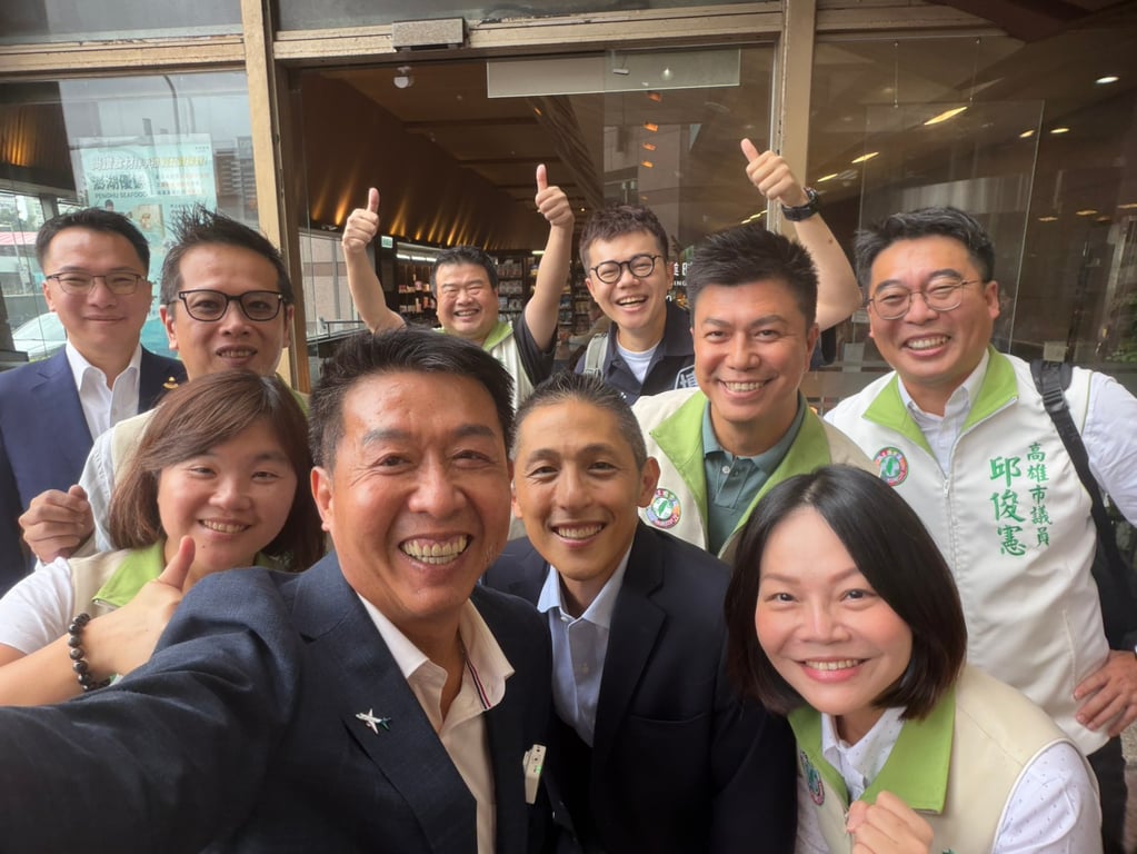 吳怡農挺許智傑，倡議北高連線推動南高屏大生活圈