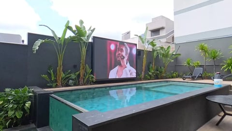 Vídeo: telão de LED externo em funcionamento