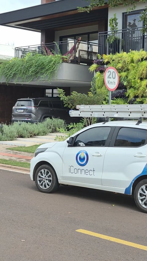 Equipe iConnect atendendo em condomínio de alto padrão no Mato Grosso do Sul