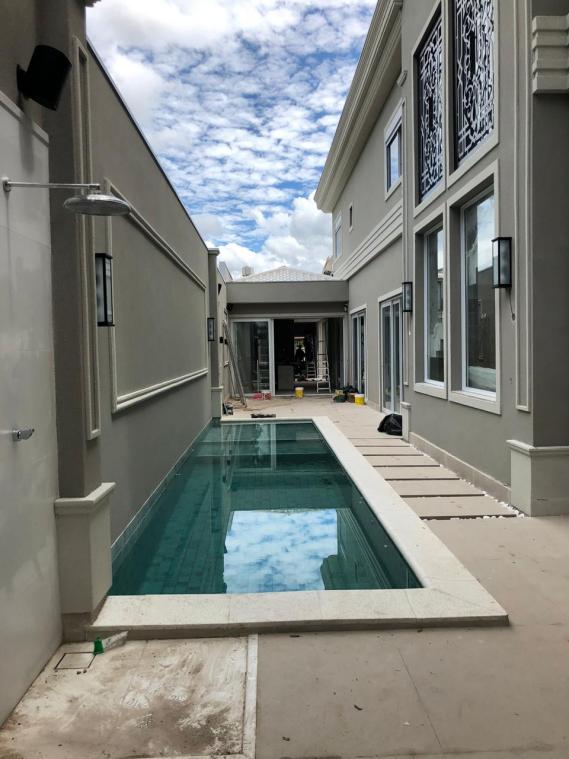 Residência com piscina e som ambiente instalado em Corumbá/MS