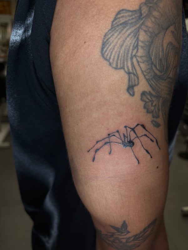 minimalist tattoo by Hannah  — los angeles