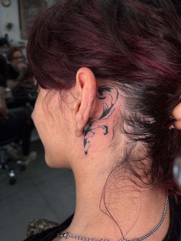 linework tattoo by Hannah  — los angeles