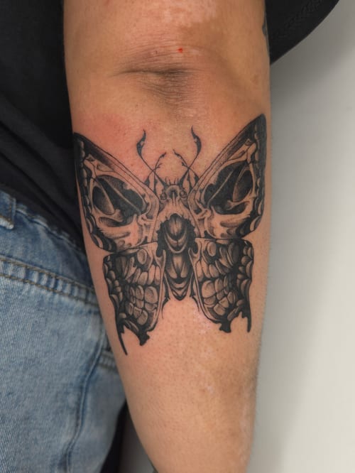 blackwork moth tattoo — by ashynucklestattoo, los angeles