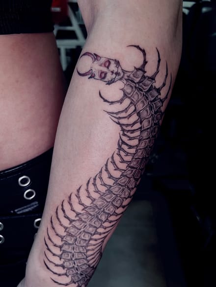 blackwork tattoo by zitronxus