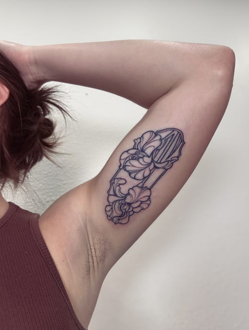 linework tattoo by melanie benoit in north hollywood, los angeles
