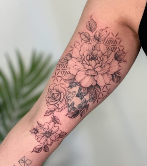 geometric tattoo by melanie benoit in north hollywood, los angeles