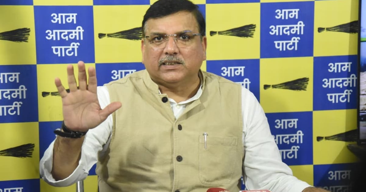कागजों में चल रहे, जमीन पर गायब हैं जौनपुर के 5 'भूतिया' स्कूल : संजय सिंह