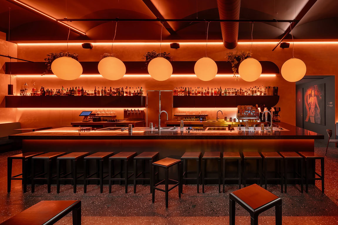Realised: Point - Café/Bar/Gallery - galerie 2