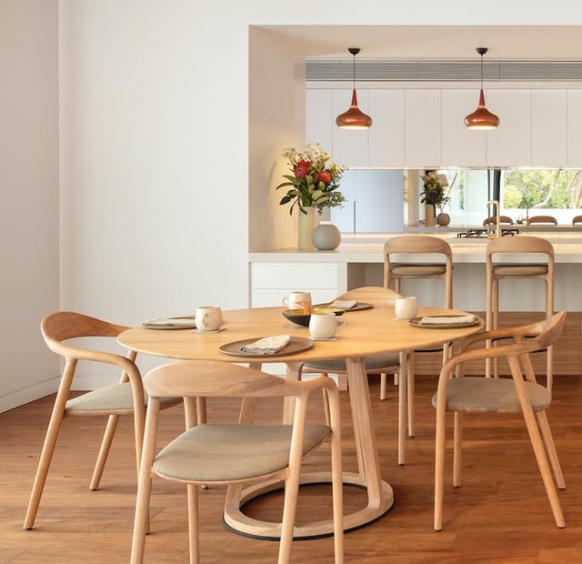 Pivot dining set