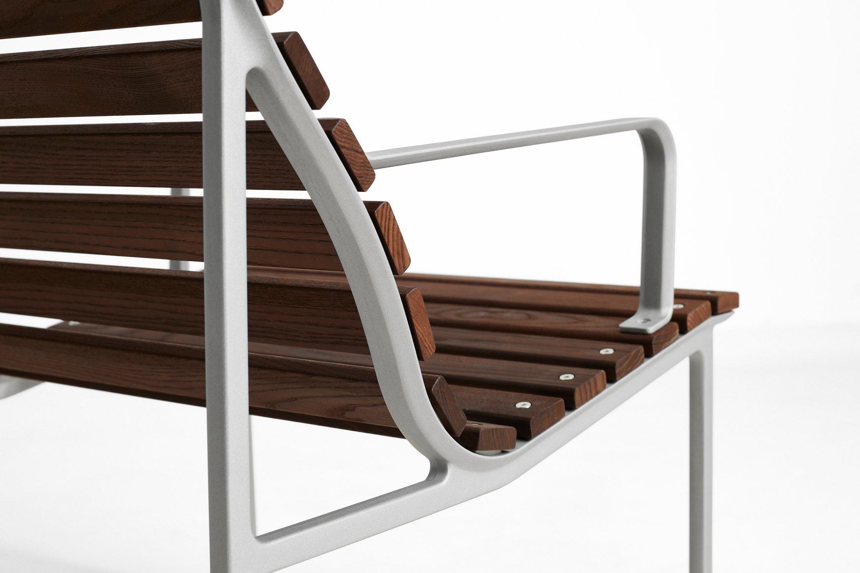 Křeslo Traverse lounge armchair
