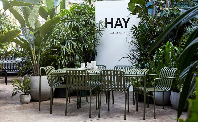 Lavice Palissade Dining Galvanised