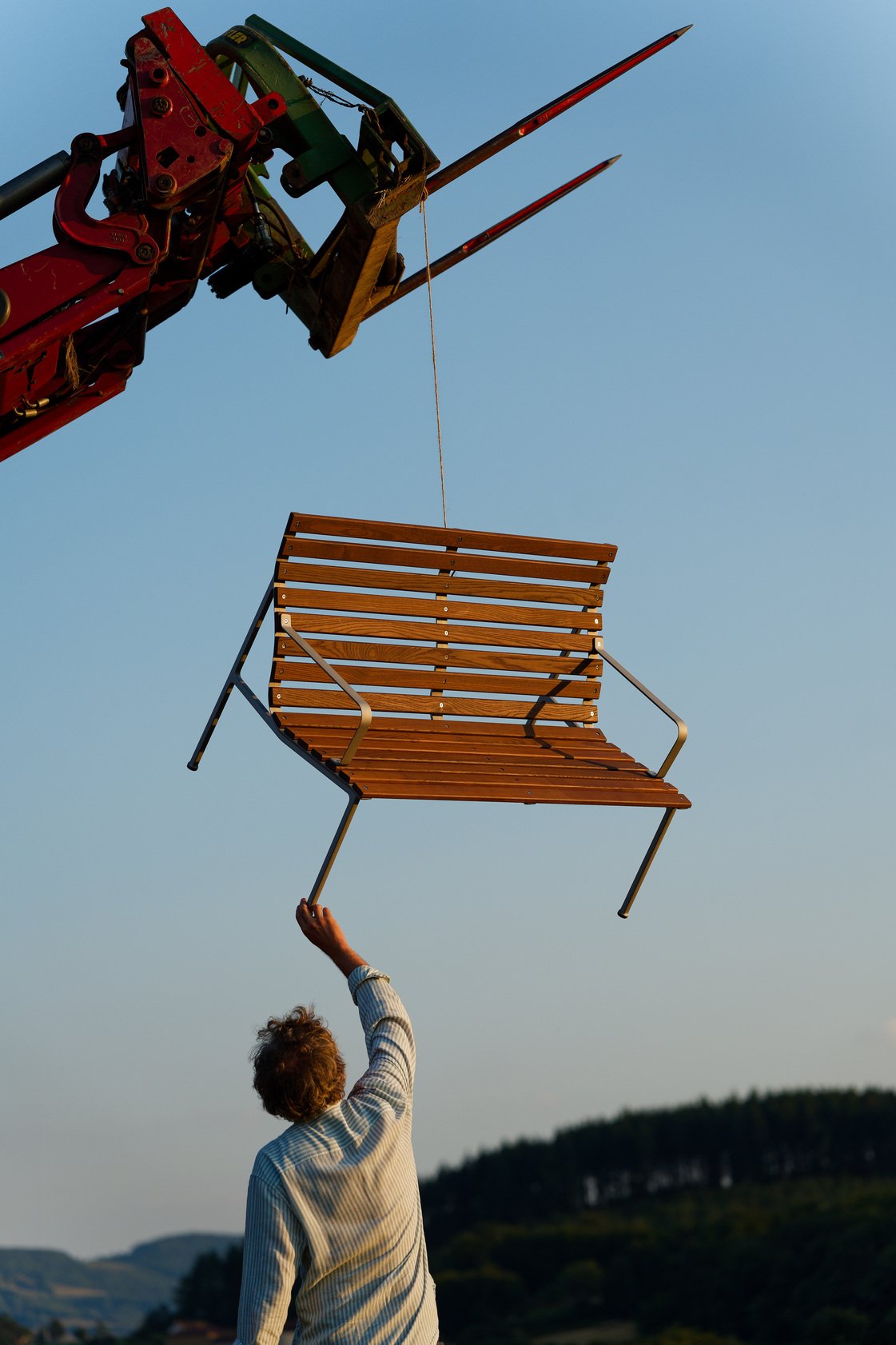 Křeslo Traverse lounge chair