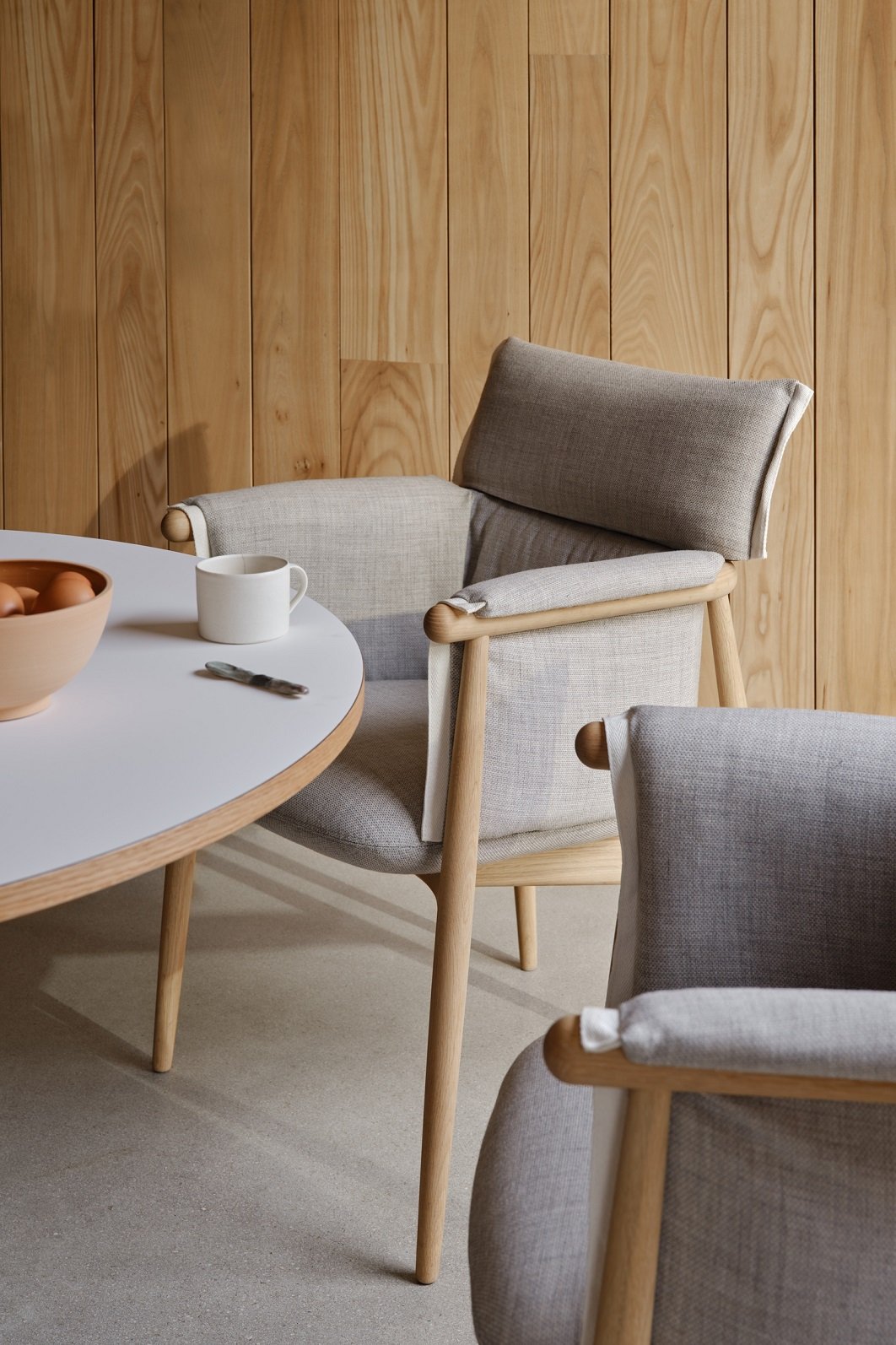 Stůl E020 Embrace table