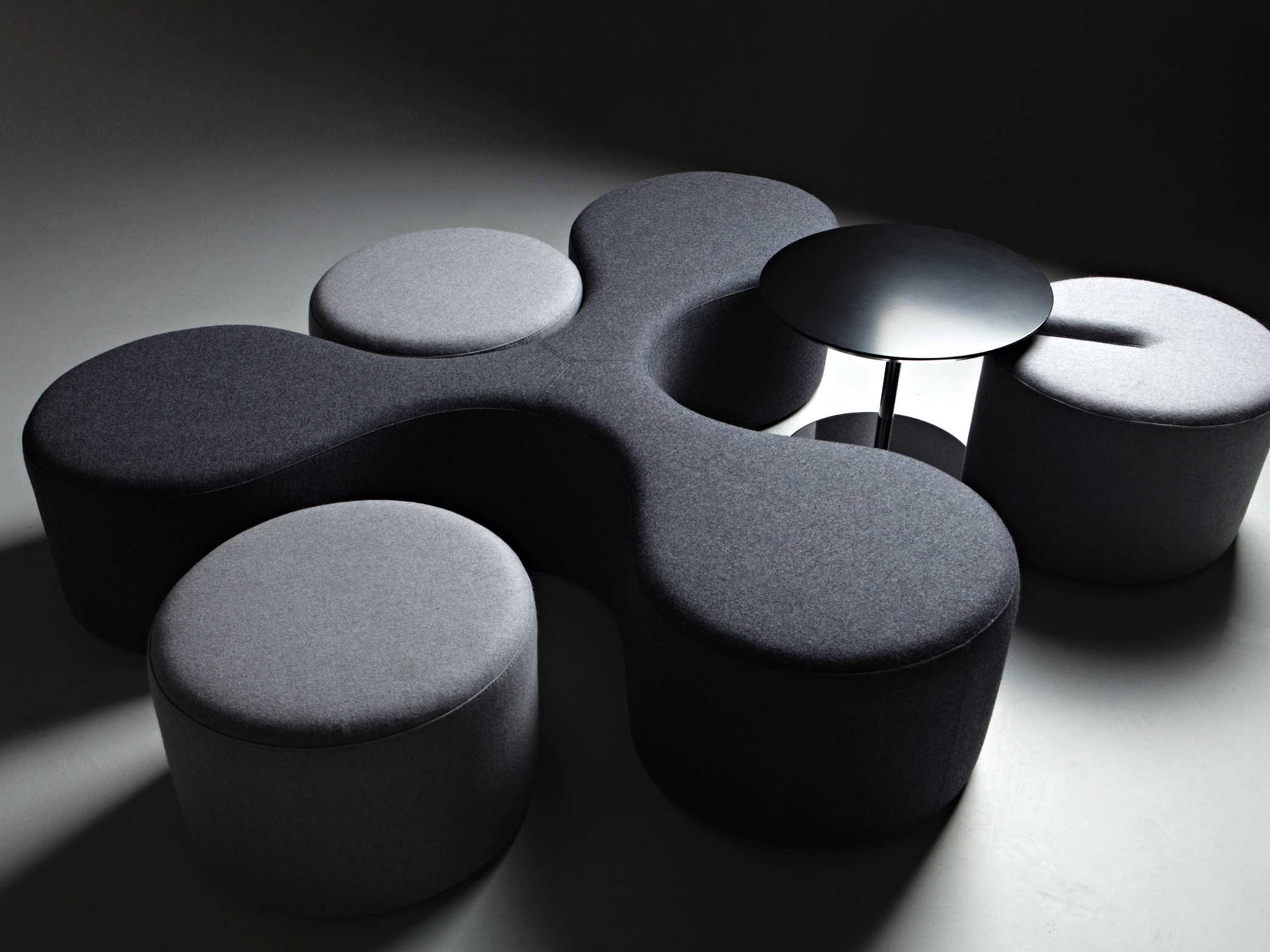 Molecule bench