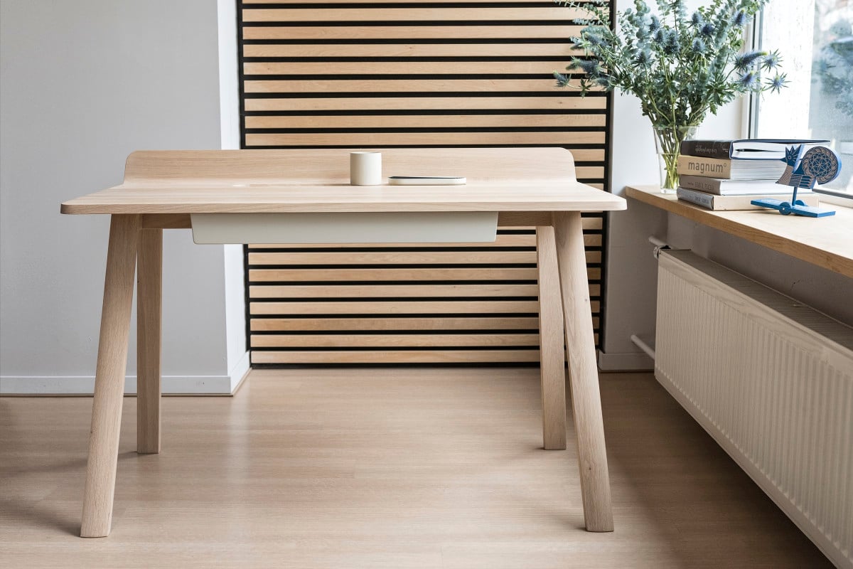 Pracovní stůl Desk
