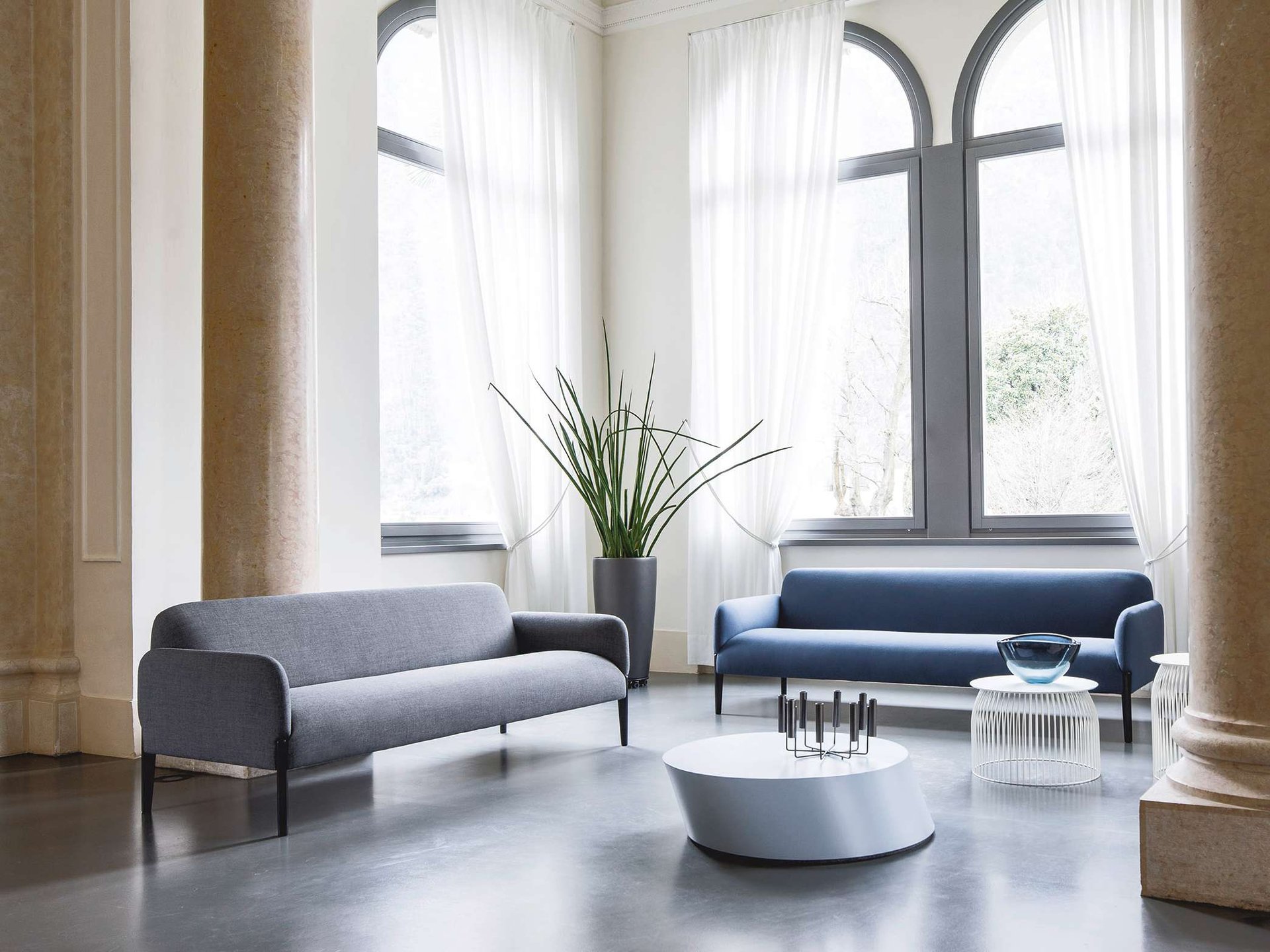 Join small armchair