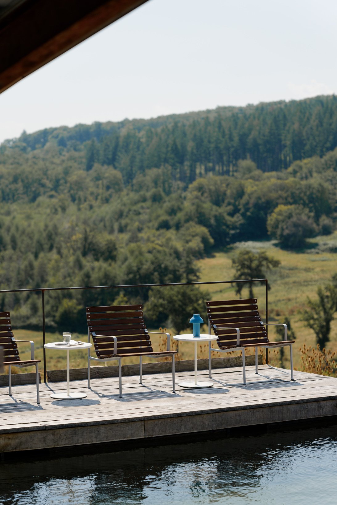 Křeslo Traverse lounge armchair