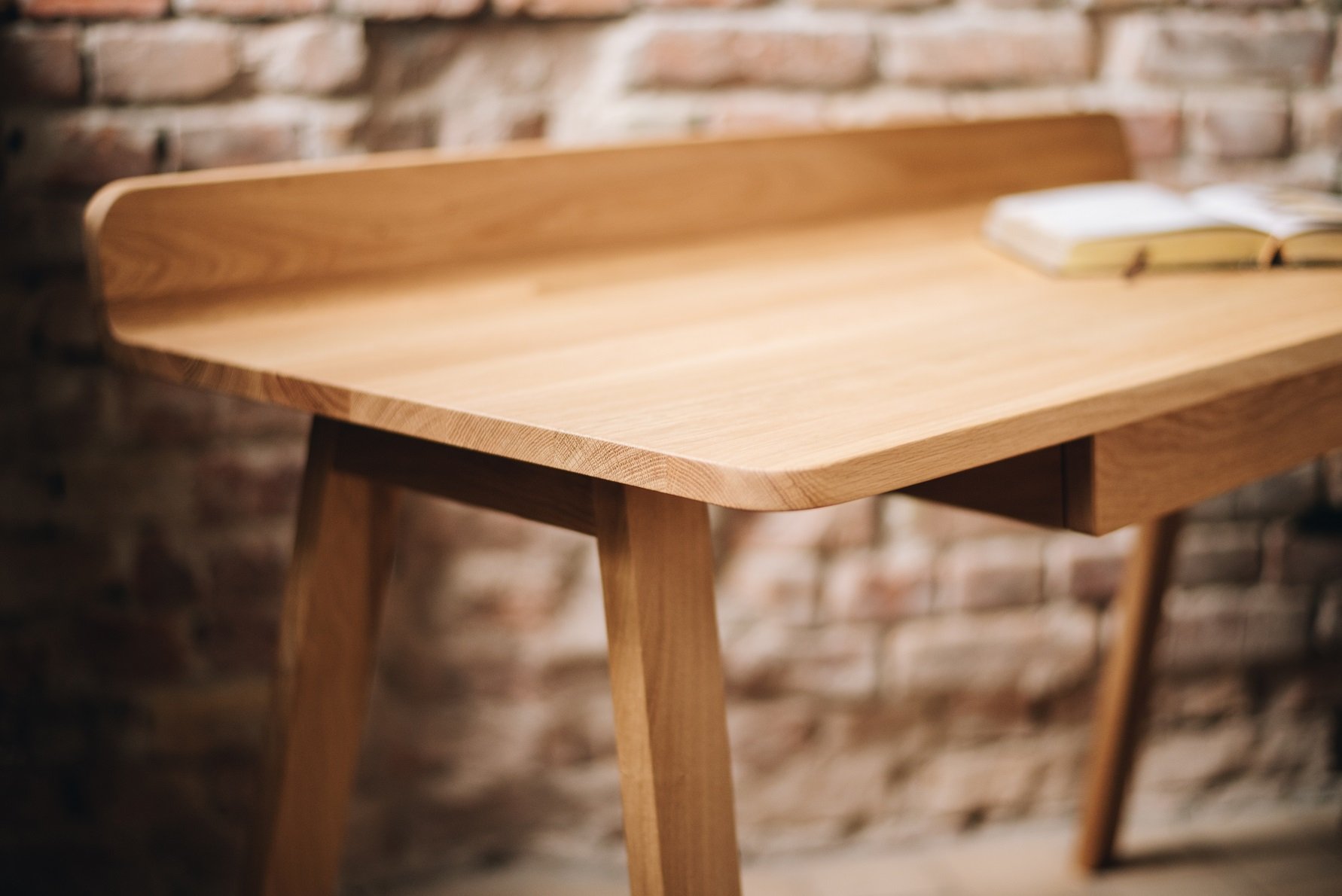 Pracovní stůl Desk