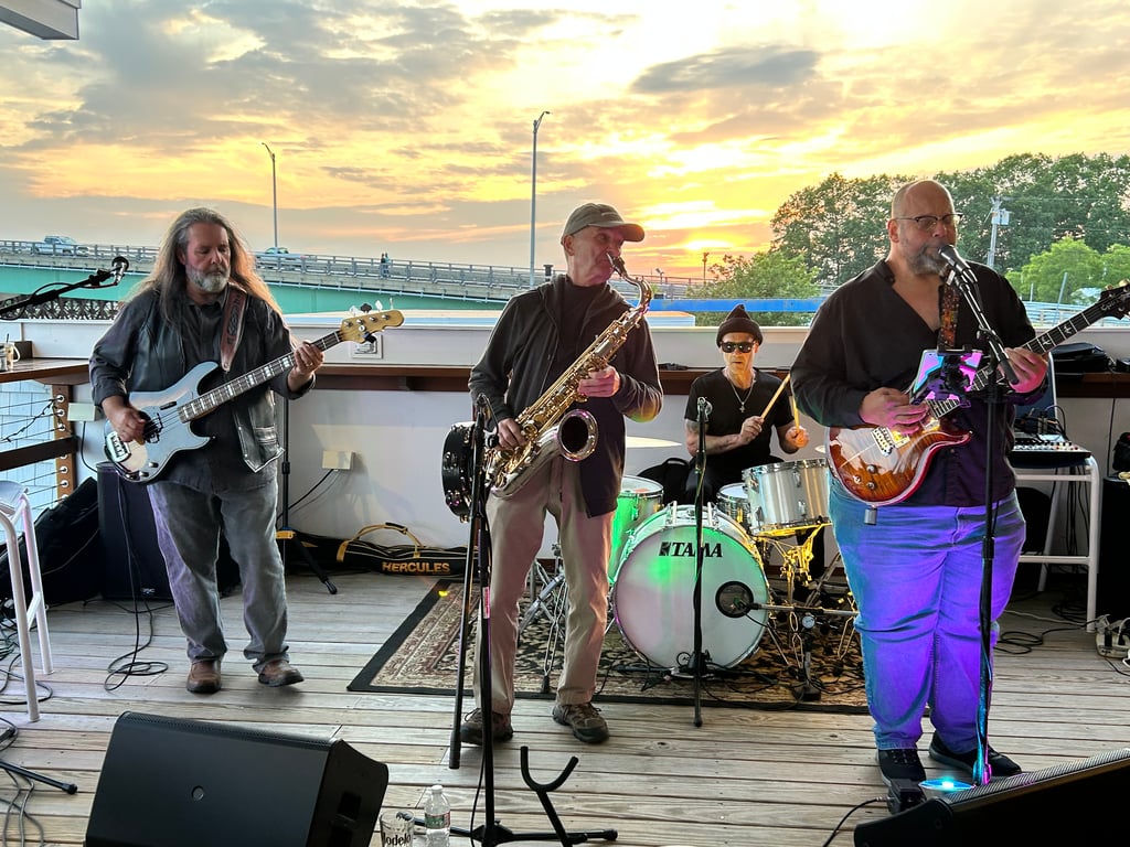 Bill, Steve, Johnny and Frank at The Deck in Salisbury