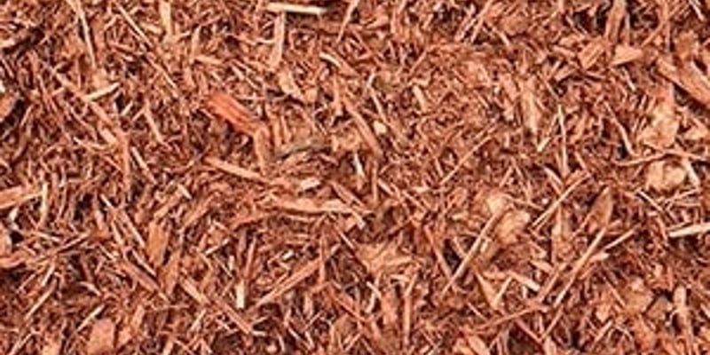 Red Shredded Mulch Bark