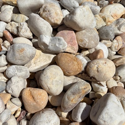 2" to 5" White Quartzite Gravel Image