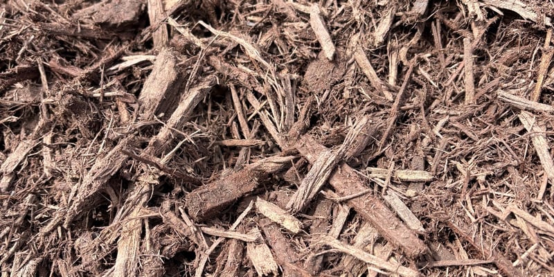 Brown Dyed Shredded Hardwood Mulch